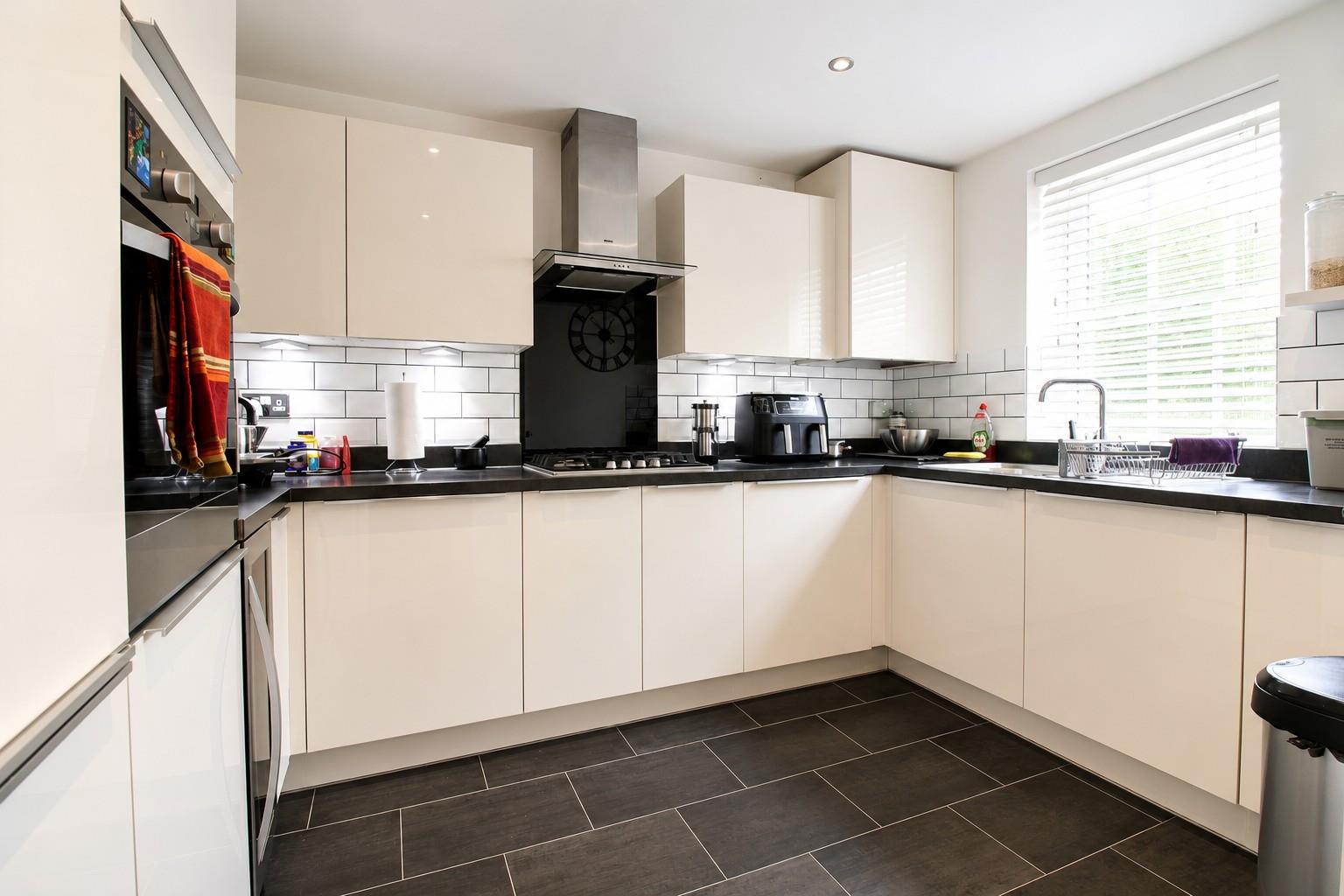 3 bed property in King Alfred Way, Bedford